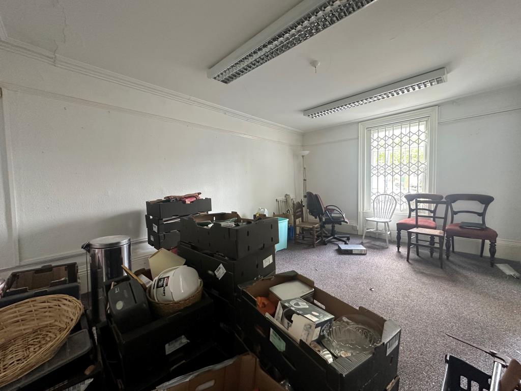 Lot: 8 - DETACHED PROPERTY FOR CONVERSION INTO FOUR-BEDROOM HOUSE - Second room to front on ground floor